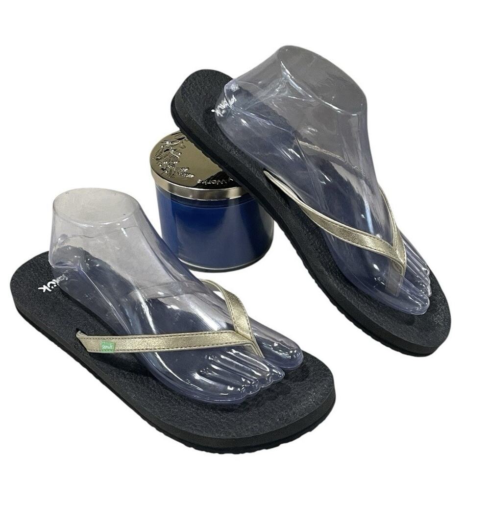 Metallic Champagne Sanuk Spree 4 Yoga Mat Footbed Flip Flops Women’s 10 -Sandals